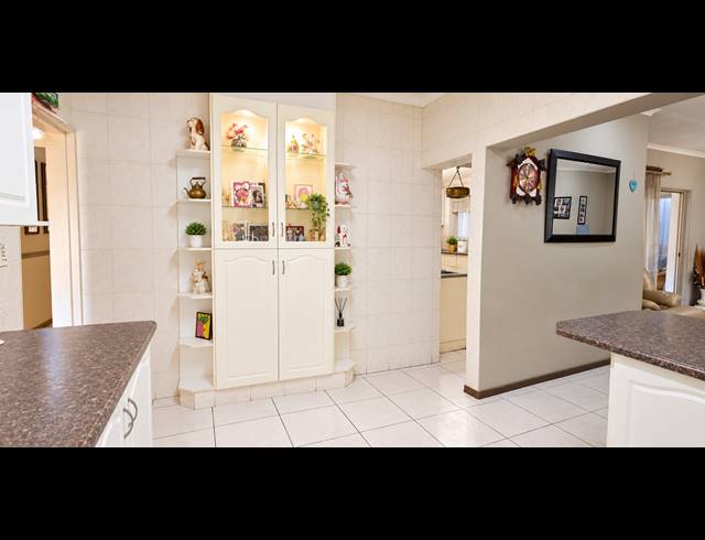 5 BEDROOM FREEHOLD FOR SALE IN ELSPARK